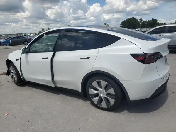 5YJYGAEE9MF208815 2021 TESLA MODEL Y - Image 2