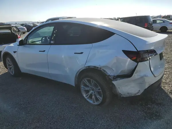 5YJYGAEE9MF232113 2021 TESLA MODEL Y - Image 2