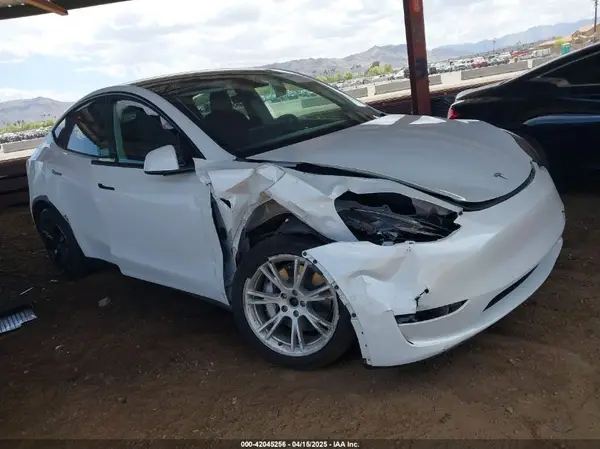 5YJYGAEE9MF254113 2021 TESLA MODEL Y - Image 1