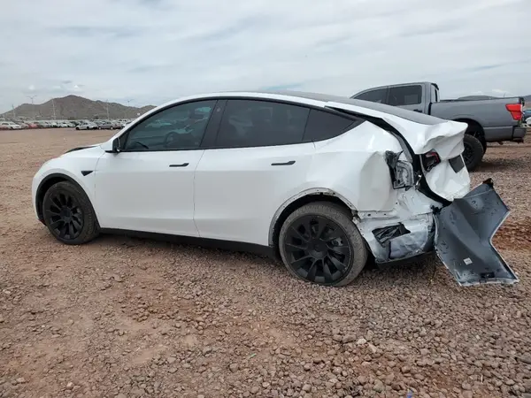 5YJYGAEE9MF260882 2021 TESLA MODEL Y - Image 2