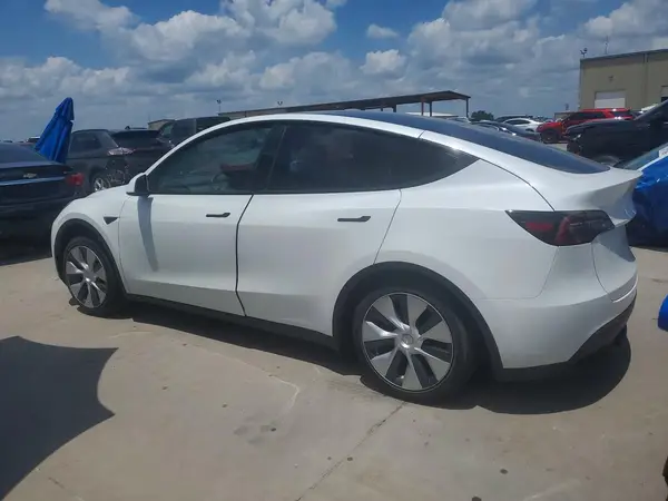 5YJYGAEE9MF301303 2021 TESLA MODEL Y - Image 2