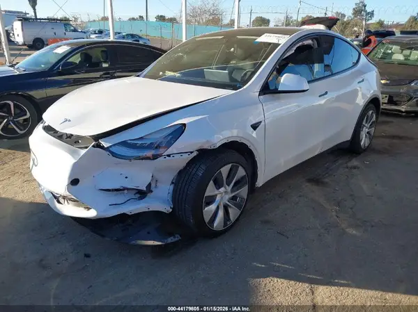 5YJYGAEEXMF112658 2021 TESLA MODEL Y - Image 2