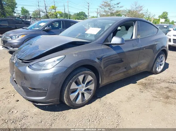 5YJYGAEEXMF136894 2021 TESLA MODEL Y - Image 2