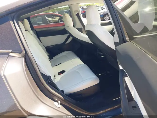 5YJYGAEEXMF136894 2021 TESLA MODEL Y - Image 8