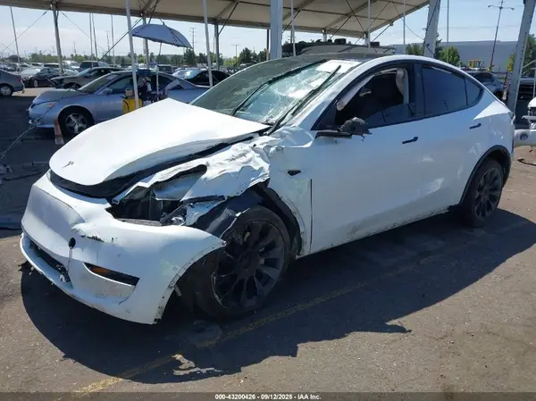 5YJYGAEEXMF158832 2021 TESLA MODEL Y - Image 2