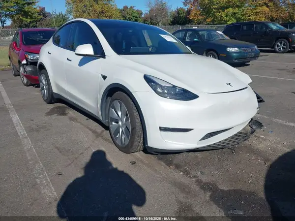 5YJYGAEEXMF186341 2021 TESLA MODEL Y - Image 1
