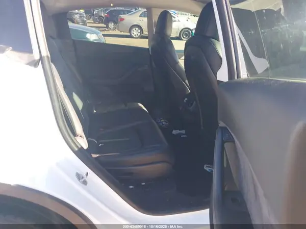 5YJYGAEEXMF186341 2021 TESLA MODEL Y - Image 8