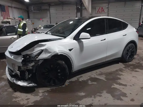 5YJYGAEEXMF186940 2021 TESLA MODEL Y - Image 2