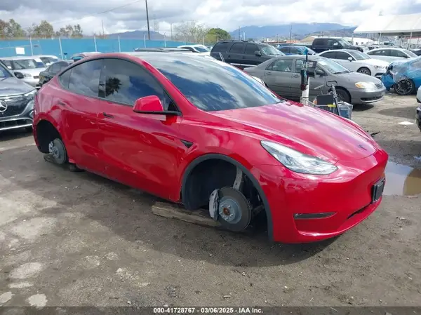 5YJYGAEEXMF282633 2021 TESLA MODEL Y - Image 1