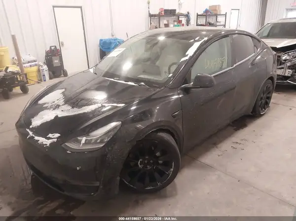 5YJYGAEEXMF294734 2021 TESLA MODEL Y - Image 2