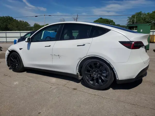 5YJYGAEEXMF298637 2021 TESLA MODEL Y - Image 2