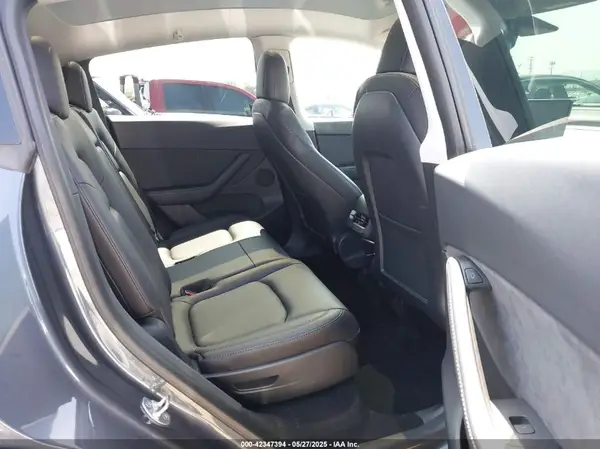 5YJYGAEEXMF299450 2021 TESLA MODEL Y - Image 8