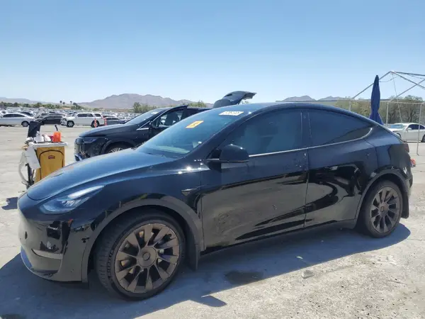 5YJYGAEEXMF304033 2021 TESLA MODEL Y - Image 1