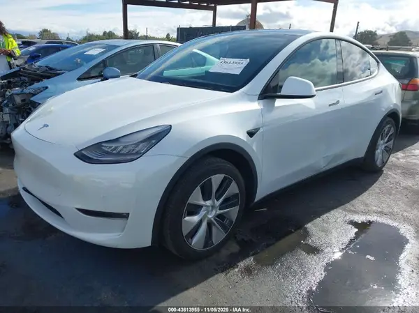 5YJYGDED0MF103010 2021 TESLA MODEL Y - Image 2