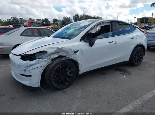 5YJYGDED0MF105923 2021 TESLA MODEL Y - Image 2