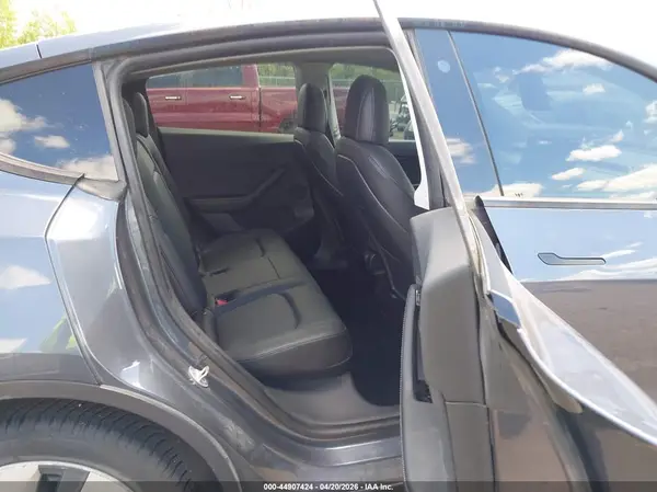 5YJYGDED0MF107395 2021 TESLA MODEL Y - Image 8