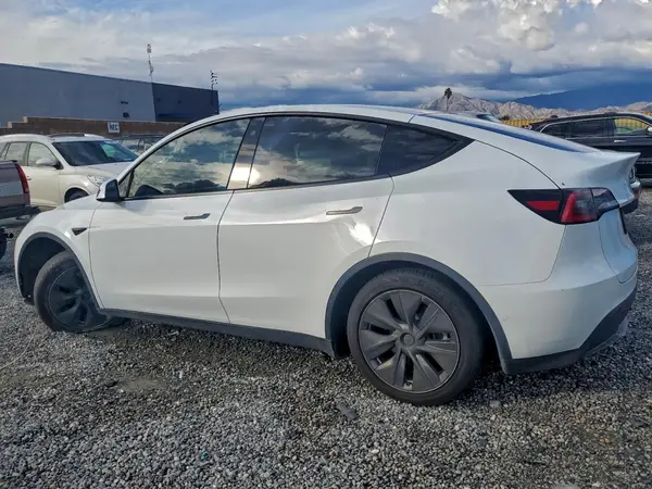 5YJYGDED0MF107400 2021 TESLA MODEL Y - Image 2