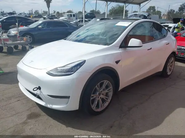 5YJYGDED0MF133544 2021 TESLA MODEL Y - Image 2