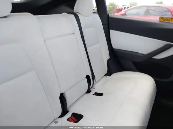 5YJYGDED1MF116252 2021 TESLA MODEL Y - Image 8
