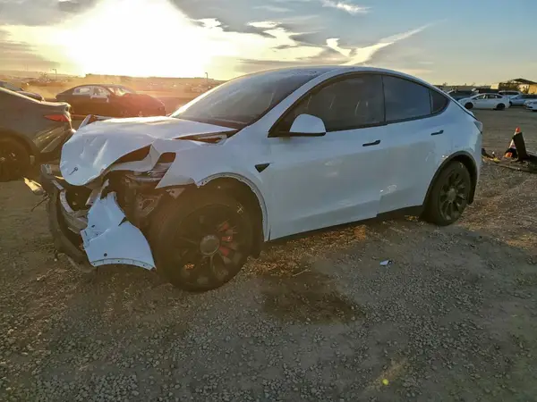 5YJYGDED1MF125923 2021 TESLA MODEL Y - Image 1