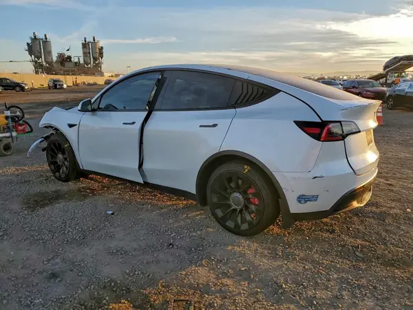 5YJYGDED1MF125923 2021 TESLA MODEL Y - Image 2