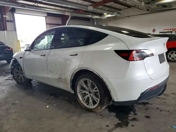 5YJYGDED2MF103543 2021 TESLA MODEL Y - Image 2