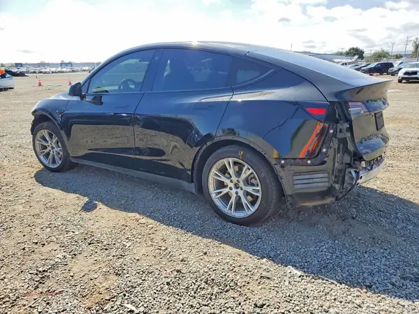 5YJYGDED2MF107365 2021 TESLA MODEL Y - Image 2