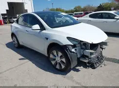 5YJYGDED2MF107415 2021 TESLA MODEL Y