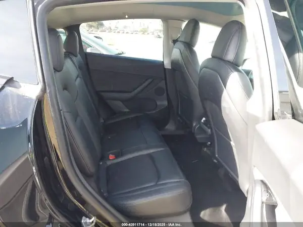 5YJYGDED2MF114042 2021 TESLA MODEL Y - Image 8