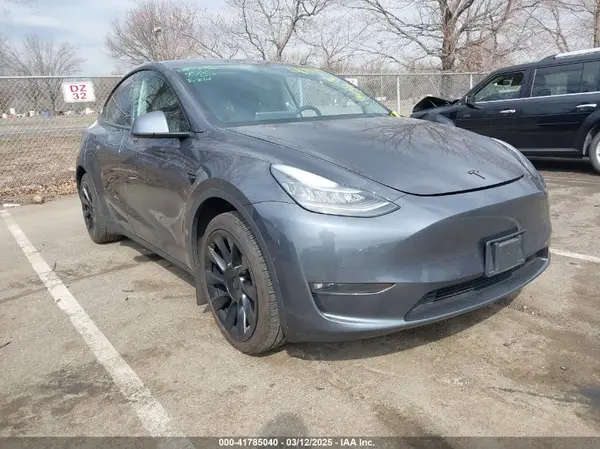 5YJYGDED2MF118205 2021 TESLA MODEL Y - Image 1