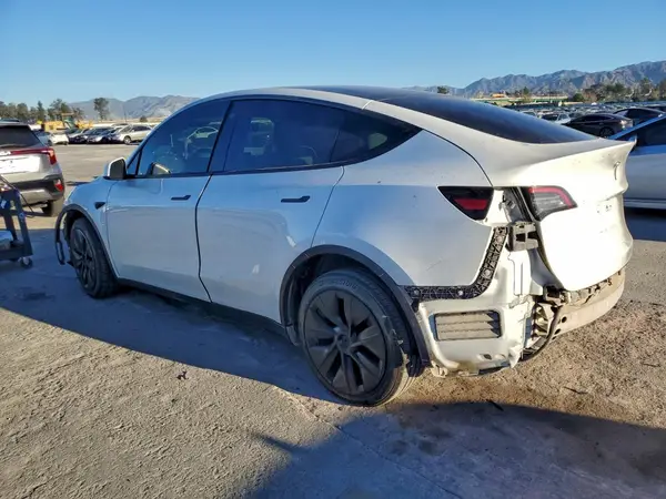 5YJYGDED2MF132850 2021 TESLA MODEL Y - Image 2