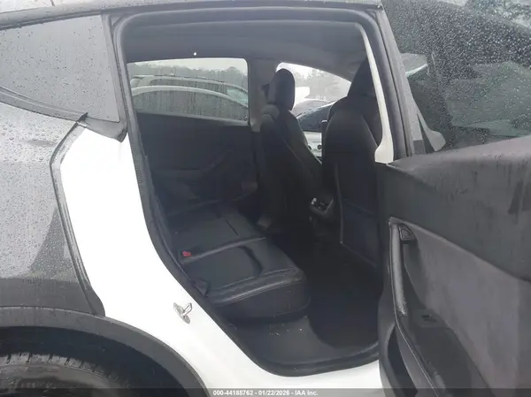 5YJYGDED2MF174984 2021 TESLA MODEL Y - Image 8