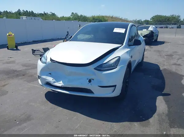 5YJYGDED2MF174998 2021 TESLA MODEL Y - Image 2