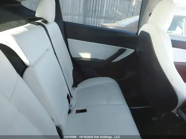 5YJYGDED3MF120447 2021 TESLA MODEL Y - Image 8