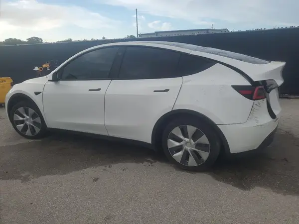 5YJYGDED3MF123400 2021 TESLA MODEL Y - Image 2
