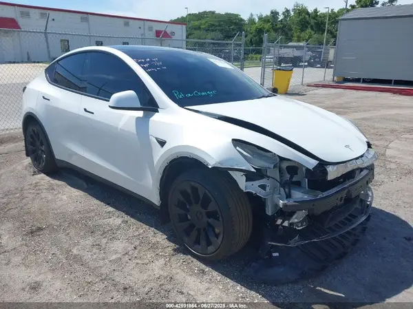 5YJYGDED3MF173455 2021 TESLA MODEL Y - Image 1