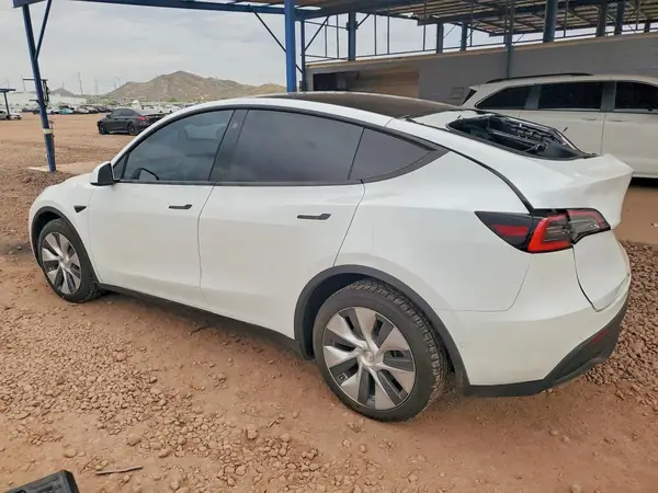 5YJYGDED4MF105505 2021 TESLA MODEL Y - Image 2