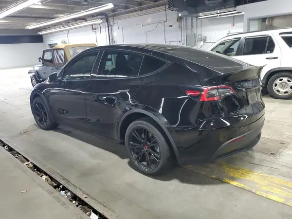 5YJYGDED4MF107352 2021 TESLA MODEL Y - Image 2