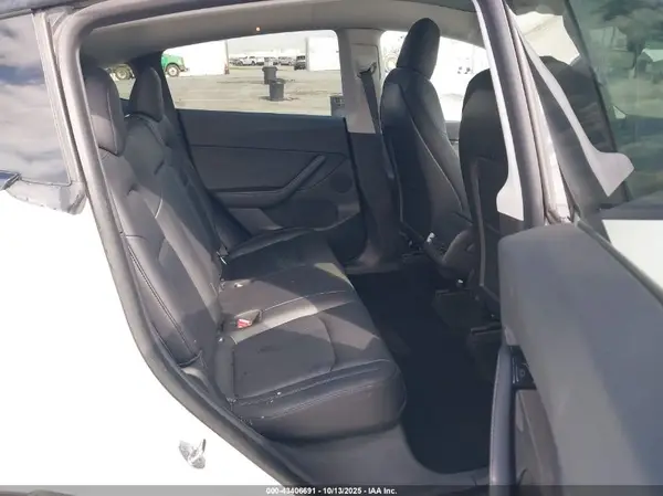 5YJYGDED4MF110400 2021 TESLA MODEL Y - Image 8