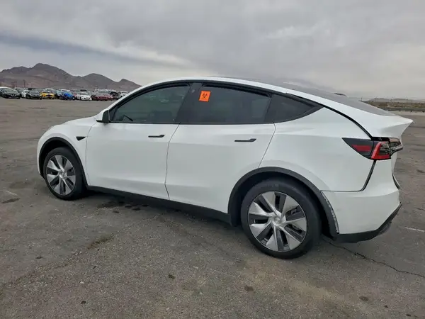 5YJYGDED4MF121445 2021 TESLA MODEL Y - Image 2