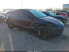 5YJYGDED4MF123194 2021 TESLA MODEL Y