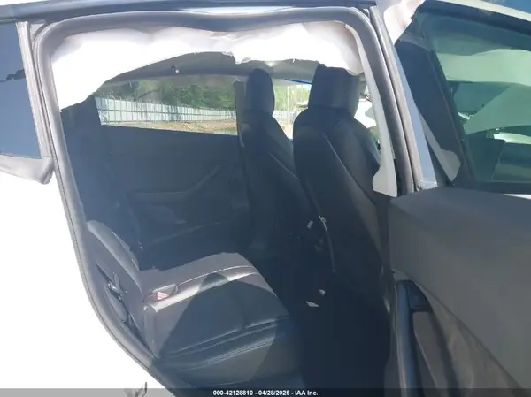 5YJYGDED4MF192824 2021 TESLA MODEL Y - Image 8