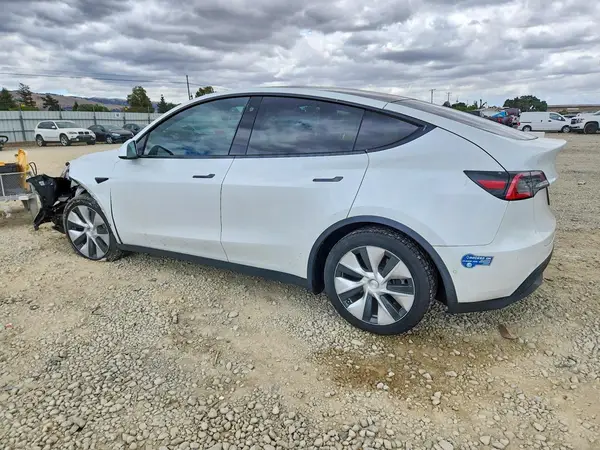 5YJYGDED5MF107358 2021 TESLA MODEL Y - Image 2
