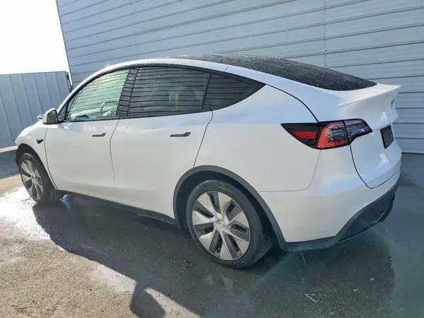 5YJYGDED5MF132860 2021 TESLA MODEL Y - Image 2