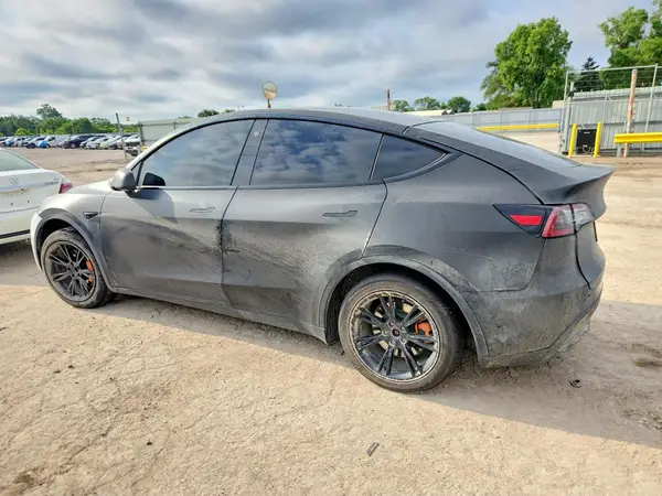 5YJYGDED5MF192833 2021 TESLA MODEL Y - Image 2