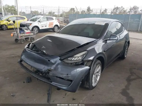 5YJYGDED6MF103805 2021 TESLA MODEL Y - Image 2