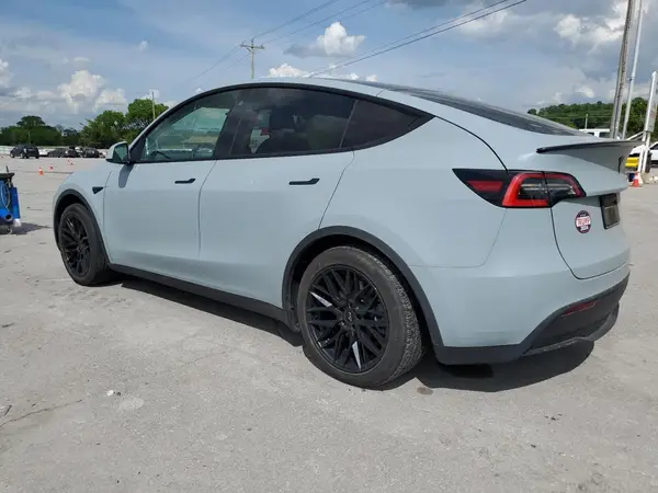 5YJYGDED6MF105621 2021 TESLA MODEL Y - Image 2