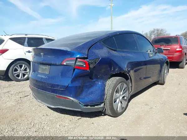 2021 TESLA MODEL Y IAAI lot 41794384 auction photo 4