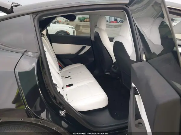 5YJYGDED6MF110348 2021 TESLA MODEL Y - Image 8