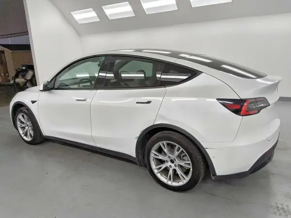 5YJYGDED6MF116182 2021 TESLA MODEL Y - Image 2
